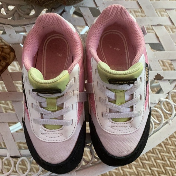 NEW USED PUMA GIRLS SLIP ON ADORABLE SWEET SNEAKERS👟❤️ - Picture 4 of 12